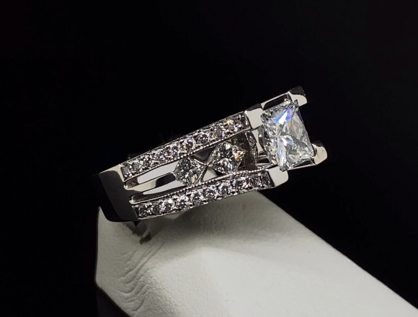 14K Diamond Engagement Ring