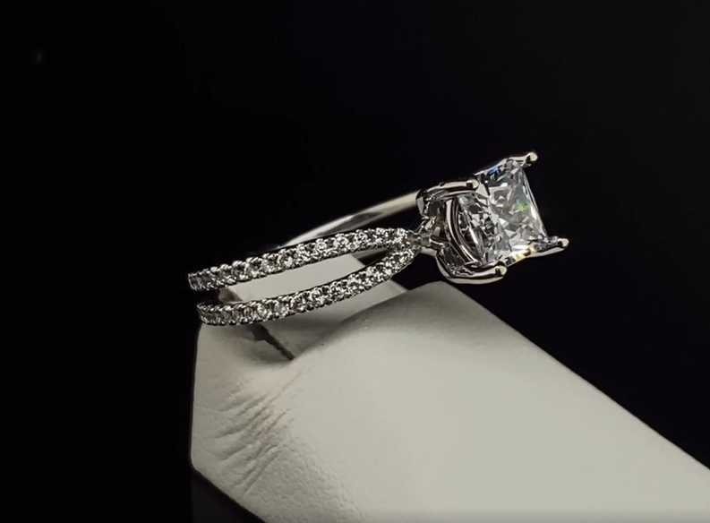 18K Semi-Mount Engagement Ring