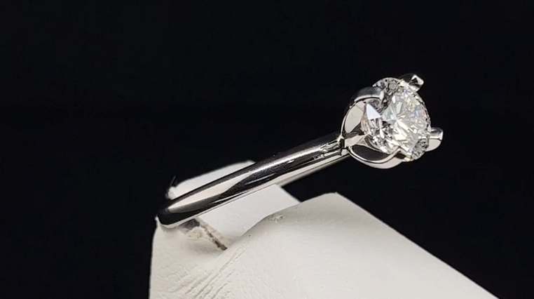 14K Diamond Solitare Engagement Ring