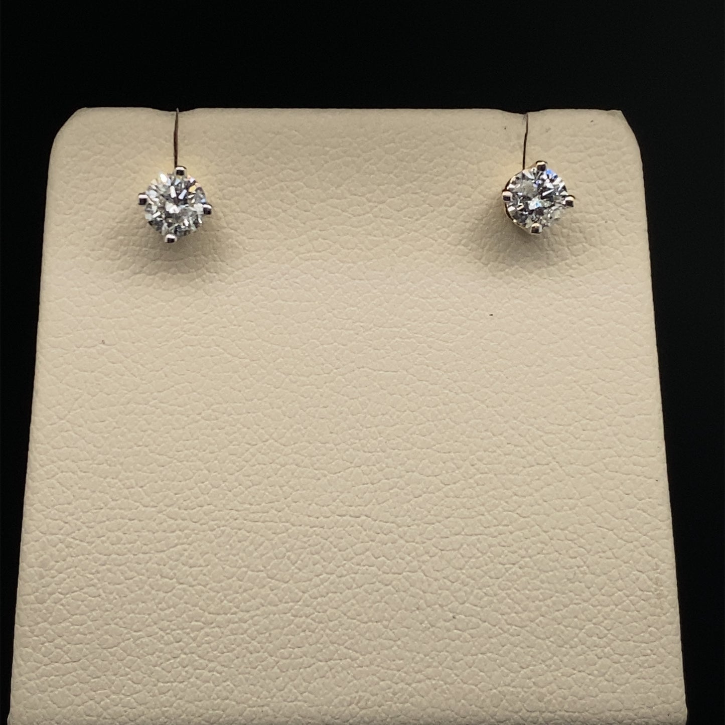 14K Stud Diamond Earring